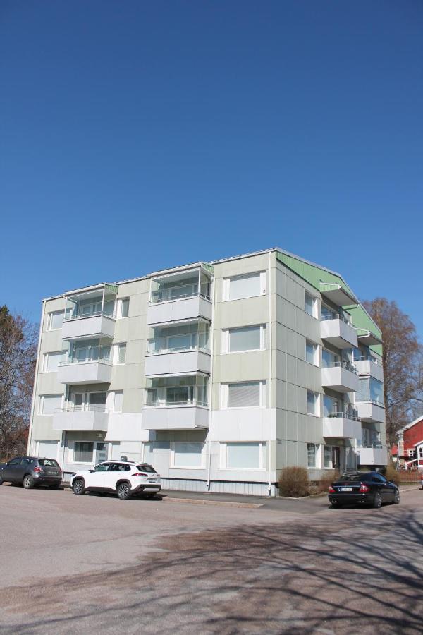 Hieno Kaksio Keskustassa Rauhallisella Alueella Loviisa Luaran gambar